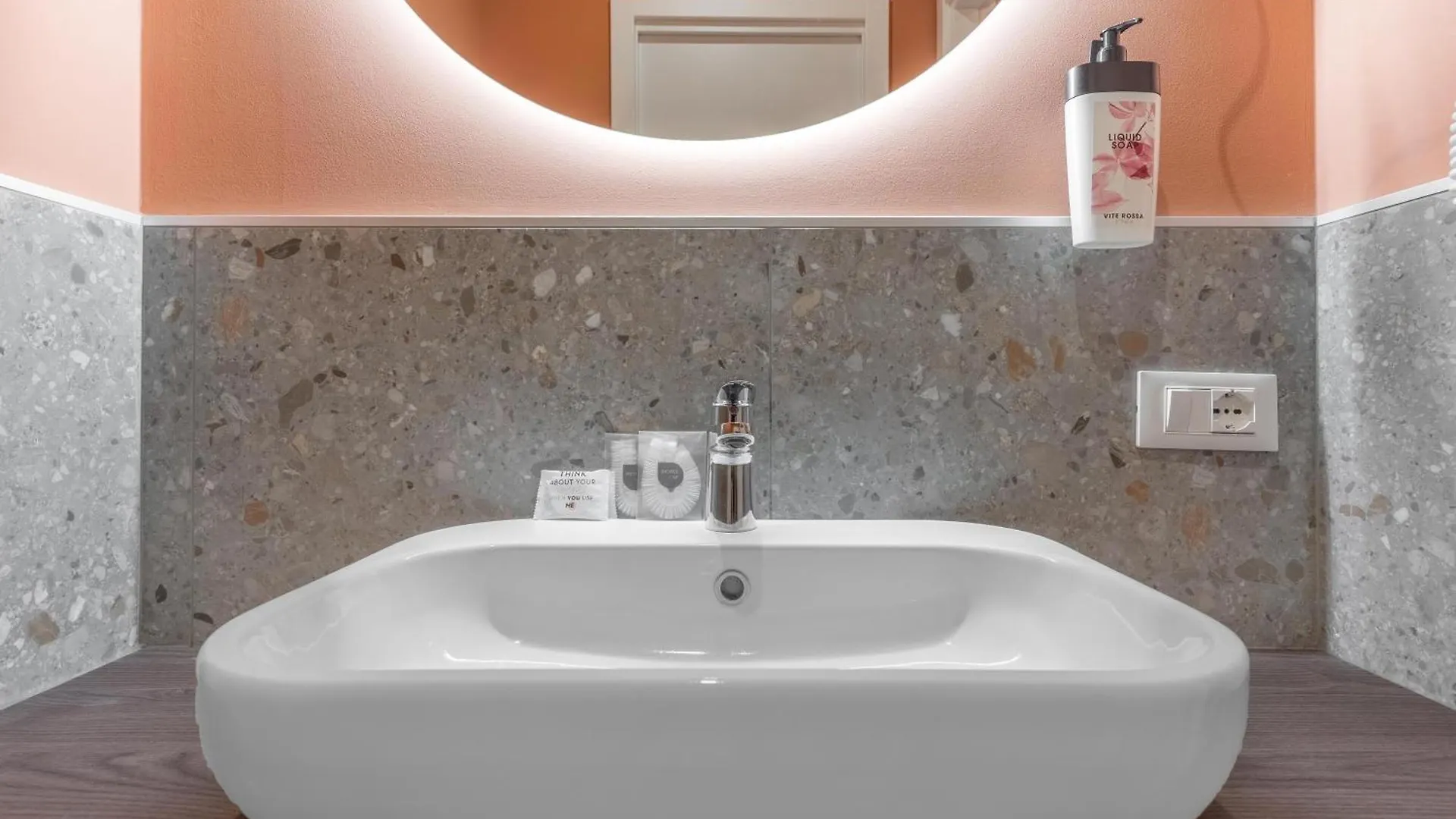 Hotel Torriani Suites Foresteria Lombarda Milano Italia